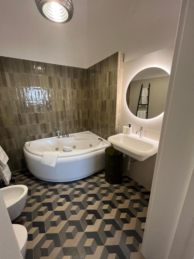 Palazzo Lamantea Boutique Rooms Бишелье Экстерьер фото